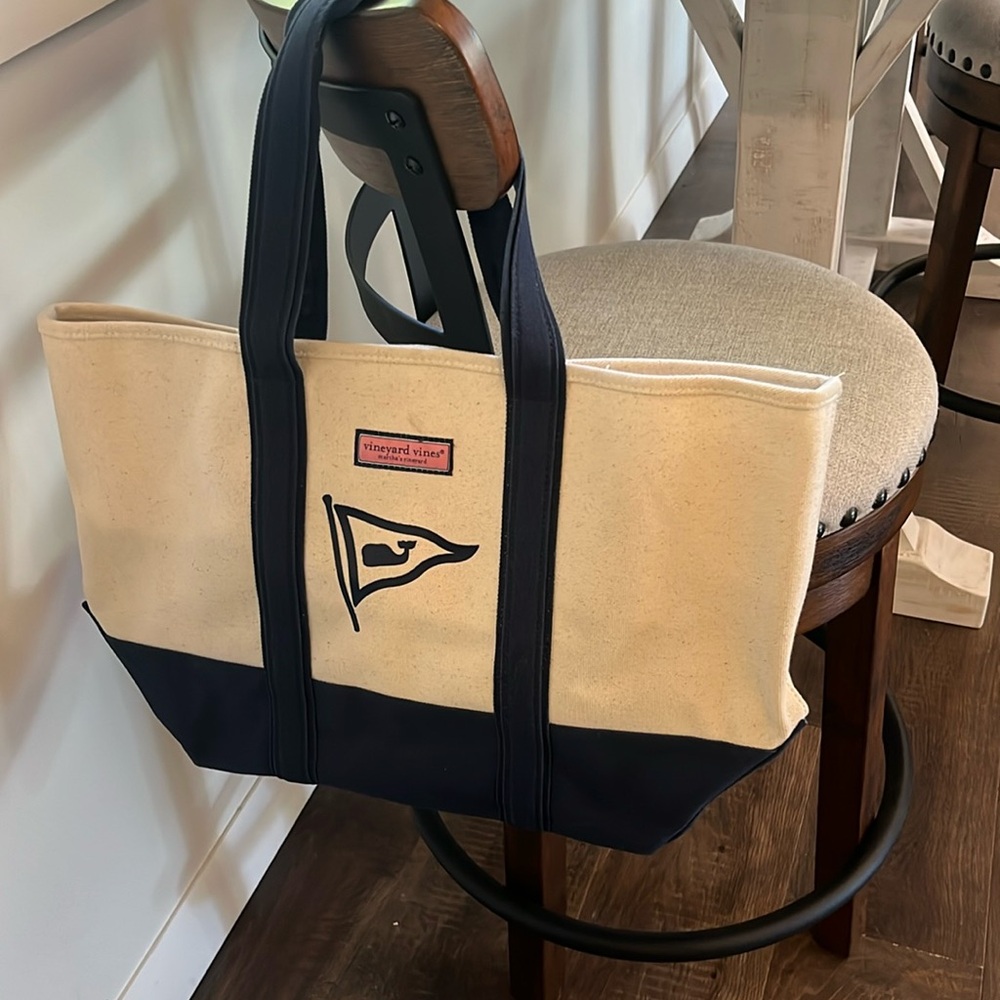 Vineyard Vines tote
